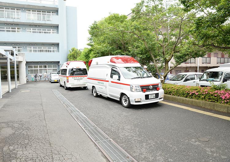 黒河内病院の救急入口