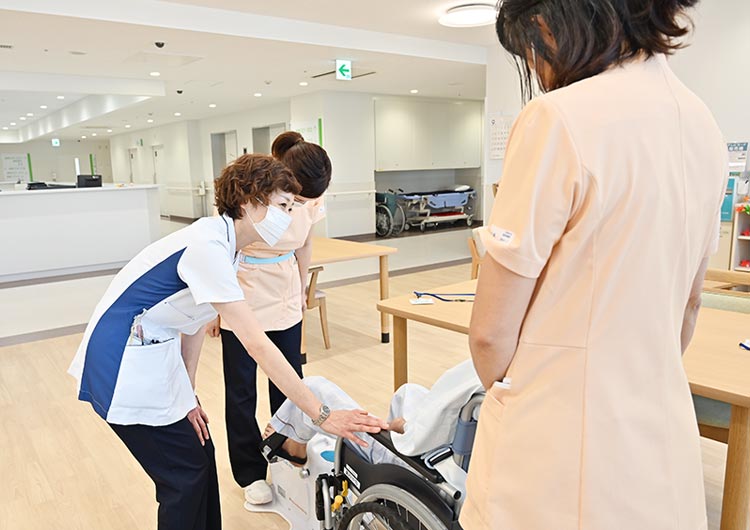 清湘会東砂病院の病棟　デイルーム