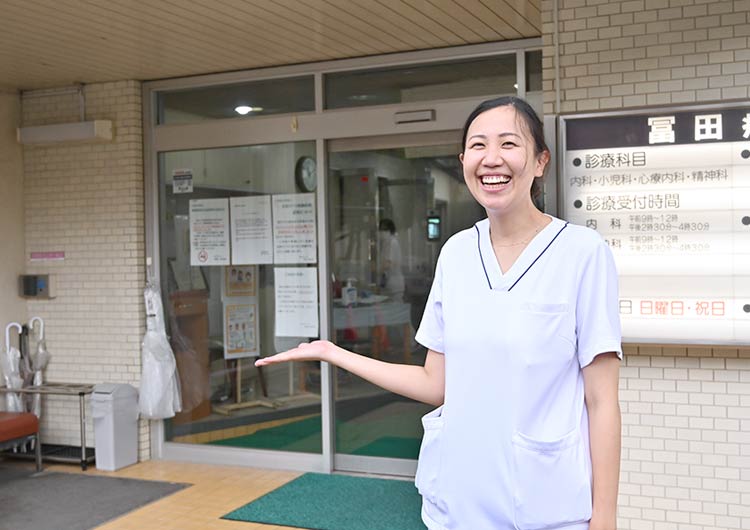 夢眠ホスピタルさいたま(旧称・至誠堂 冨田病院)の玄関