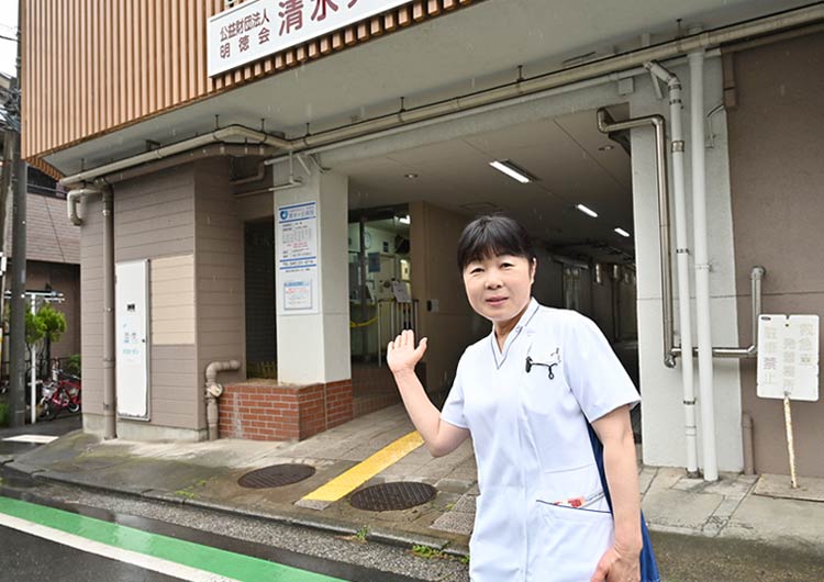 清水ヶ丘病院の玄関
