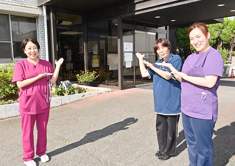 新川中央病院の玄関