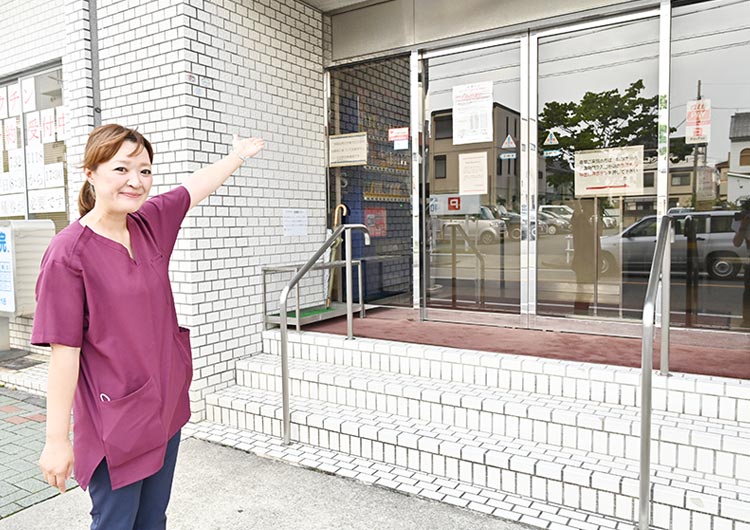 和田内科病院の玄関