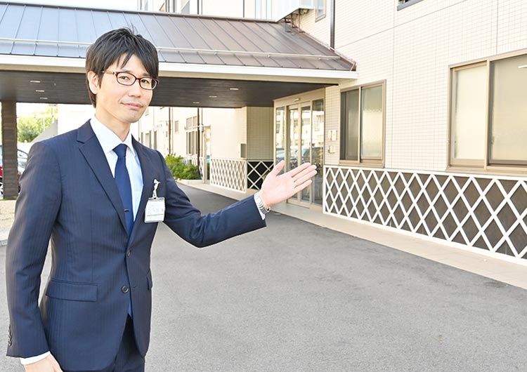 夢眠ちくさこうえんの玄関