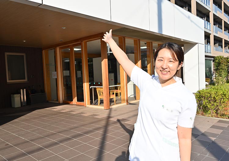 花はたリハビリテーション病院の玄関