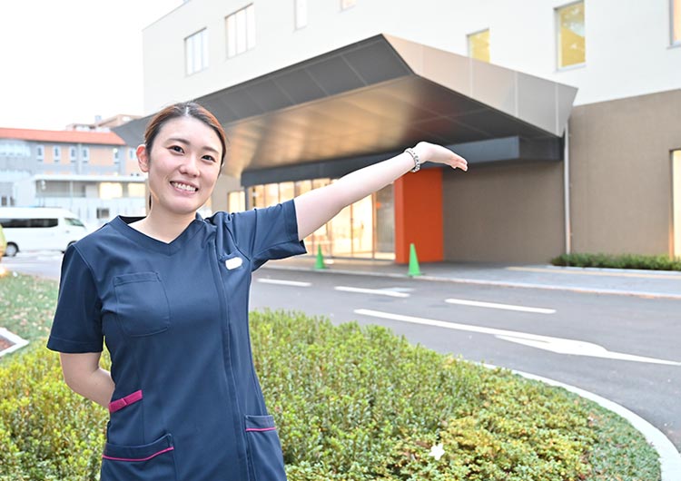 旭ヶ丘病院の玄関