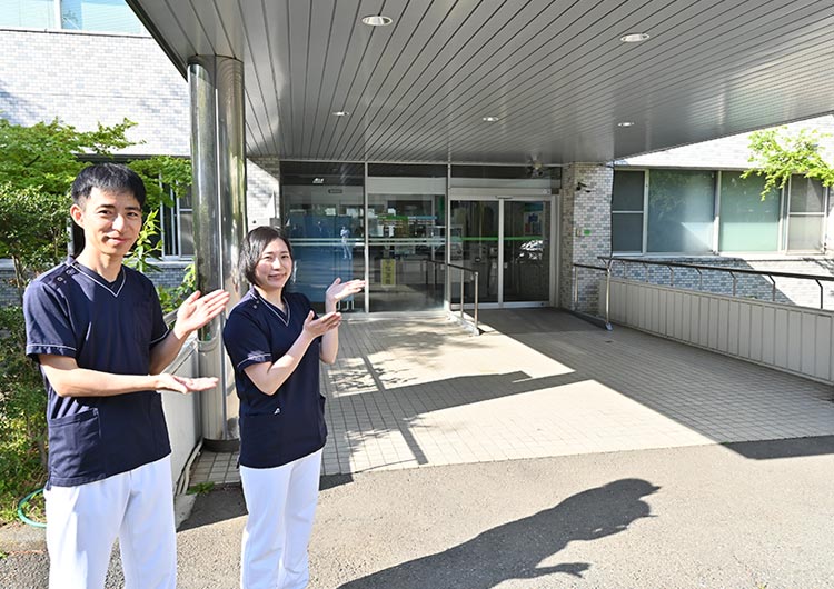 多摩中央病院の玄関