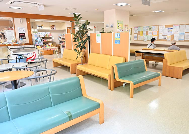 日本平病院の外来の待合スペース