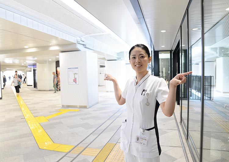 東京曳舟病院の駅直結側の玄関