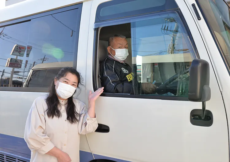 浦和すずのきクリニックの駐車場