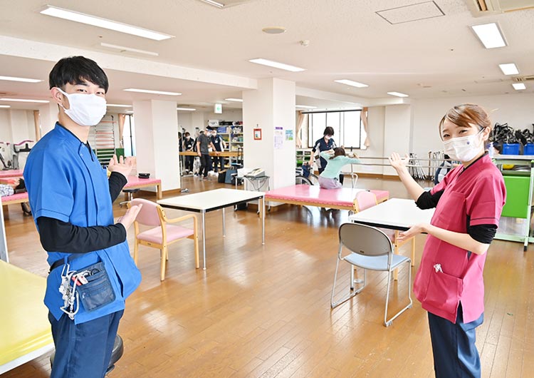 はくほう会セントラル病院のリハビリテーション室