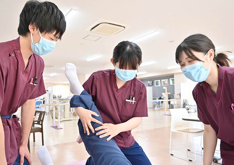 東船橋病院のリハビリテーション室