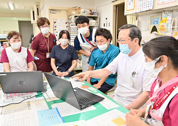 熊本循環器科病院のスタッフステーション