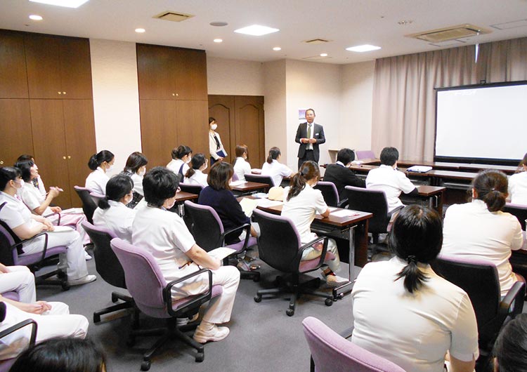 旭ヶ丘病院の院内研修の様子