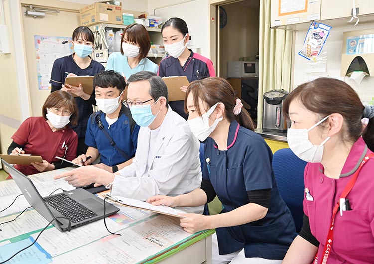 熊本循環器科病院のスタッフステーション