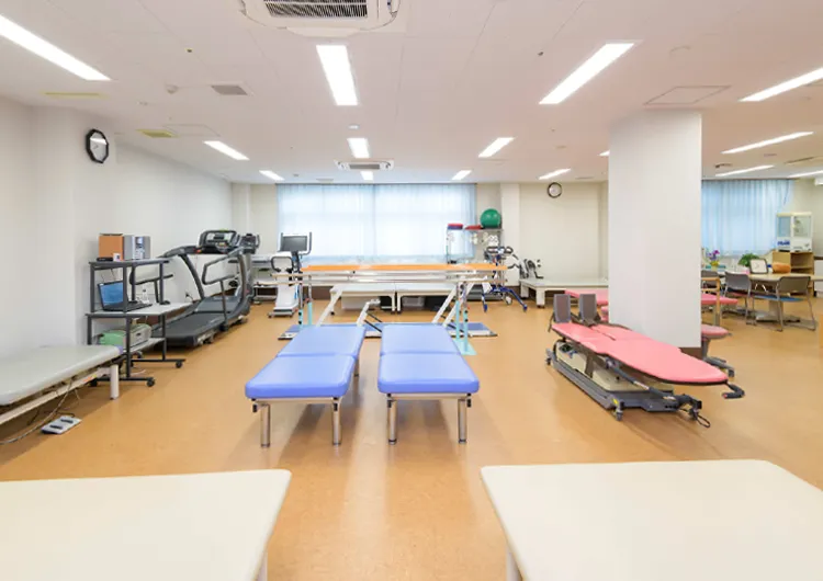 イムスリハビリテーションセンター東京葛飾病院のリハビリテーション室