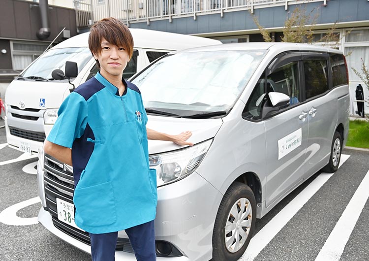 くめがわ翔裕園の駐車場