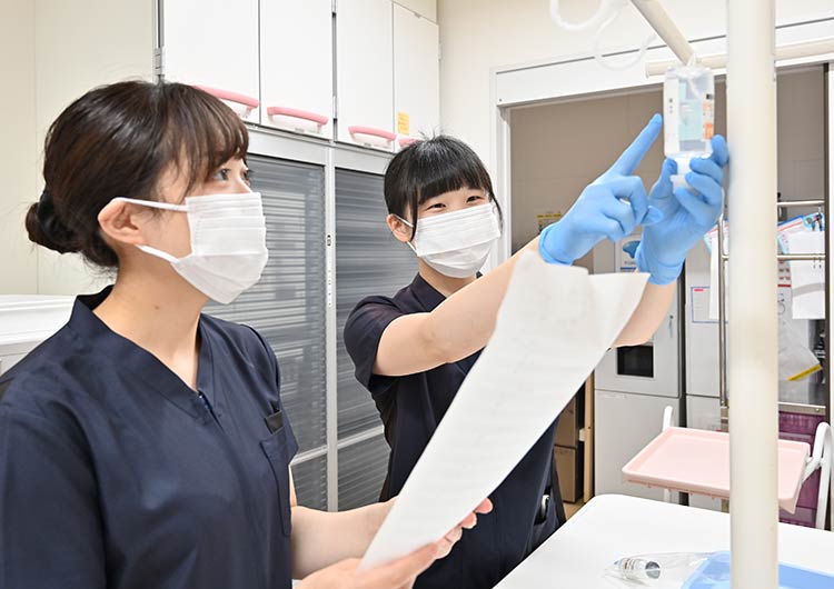 武蔵嵐山病院のスタッフステーション