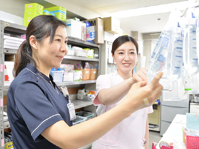 白報会王子病院のナースステーション