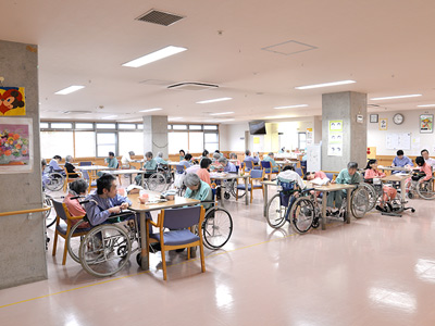三芳の森病院の病棟ホール