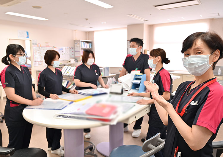 狭山神経内科病院のスタッフステーション