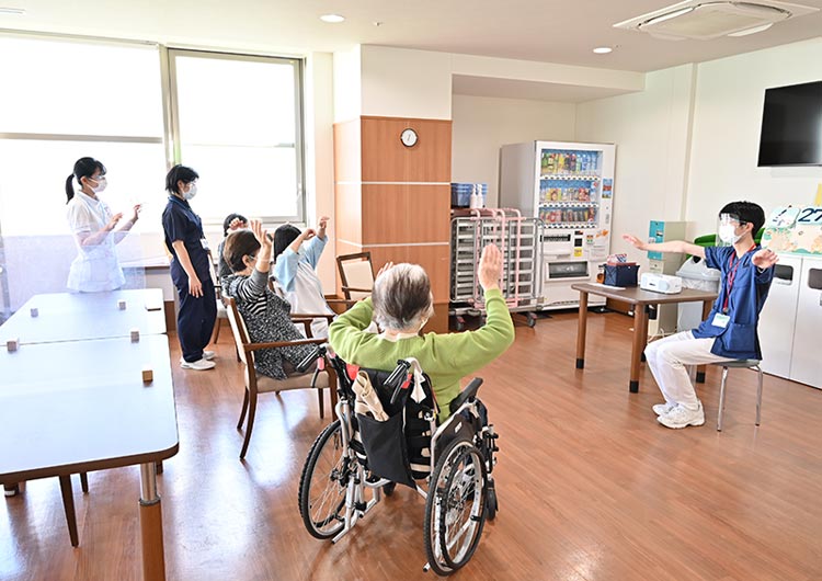 戸田中央リハビリテーション病院の元気体操の様子