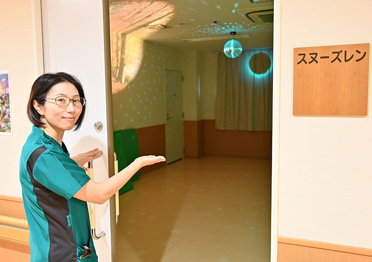 ワゲン療育病院長竹のスヌーズレン室