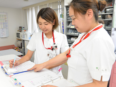 苑田会人工関節センター病院のナースステーション