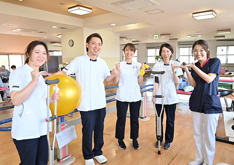 町田慶泉病院のリハビリテーション室