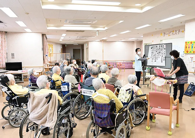 ハートケア流山の音楽療法の様子