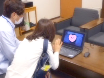 三芳の森病院のオンライン面会風景