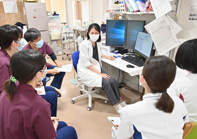 東船橋病院のスタッフステーション