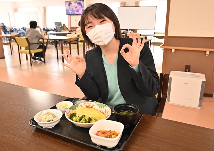 エクセルシオール横浜阪東橋の職員食堂