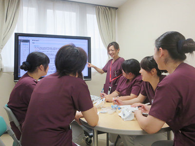 津田沼中央総合病院の研修室