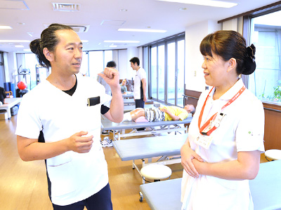 苑田会人工関節センター病院のリハビリテーション室