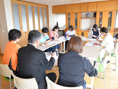 ビーバス成光苑の会議室