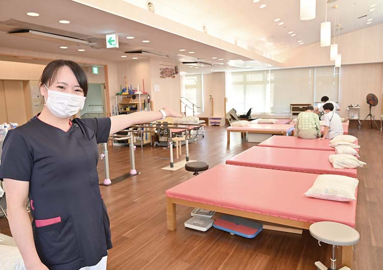 江田記念病院のリハビリテーション室
