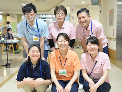 板橋ロイヤルケアセンターの玄関ロビー