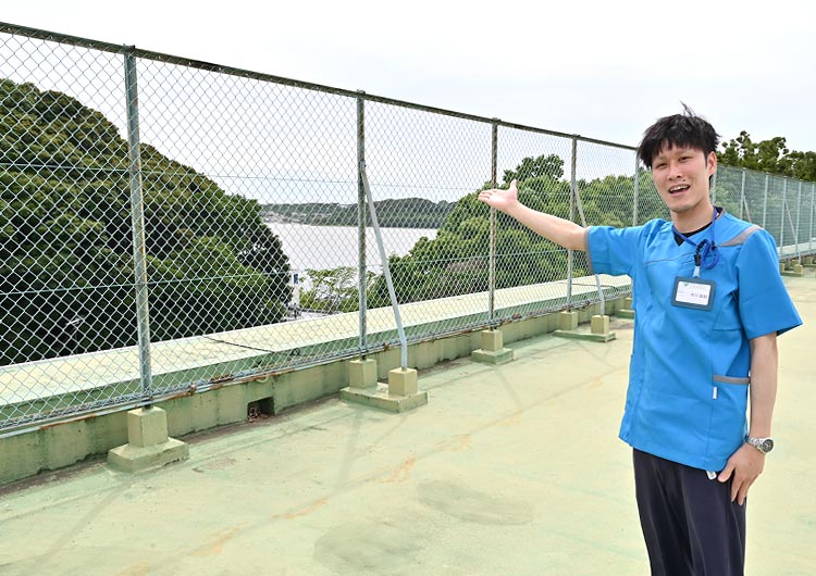 佐鳴湖病院の屋上