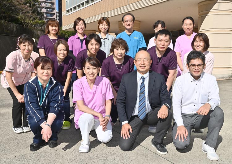 能見台パートリアの玄関前