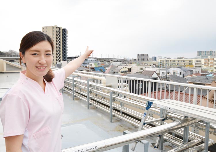 白報会王子病院の屋上