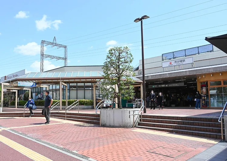 お疲れさまでした。さまざまなキャリアのスタッフが活躍している介護施設のリハビリ科、いかがでしたか？