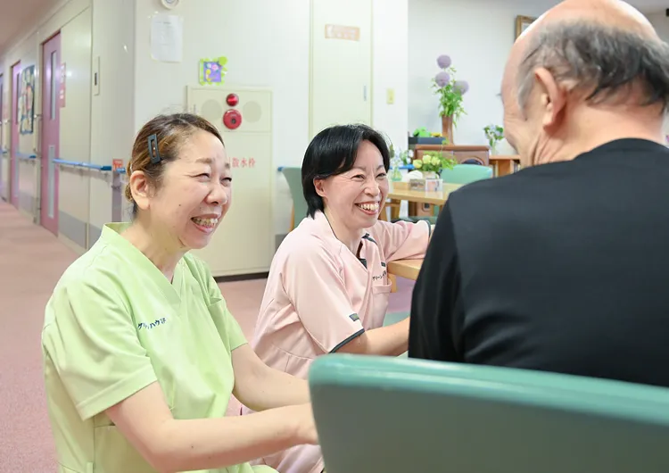 多職種で協力しながら、利用者様お一人おひとりに合ったケアを提供しています。