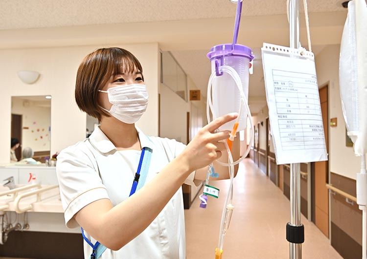 医療依存度が高い方や、看取り介護を希望される方も多く、看護師が24時間常駐しています。