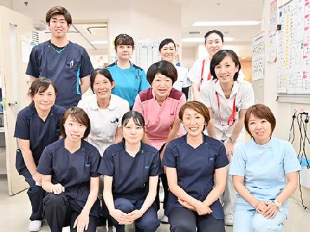 年間休日120日以上（＋有休）で残業少なめ。チーム医療が強みの回復期リハビリ専門病院。