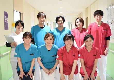 職種間のチームワークが強みのリハビリ専門病院。働きやすさを整え、子育て中のママ・パパも歓迎。