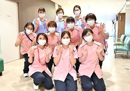 幅広い看護を経験できるケアミックス型病院。病児保育にも対応する院内保育室を完備。