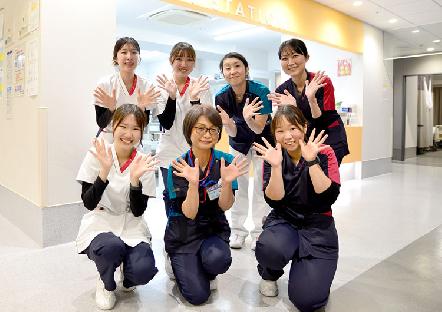 救急から在宅まで、幅広い看護スキルを習得可能。子育て中のママ・パパも安心して働ける職場です。