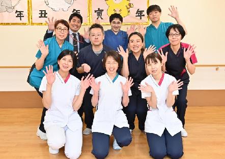 多職種連携を大切に、チーム医療を行っています。子育て中のスタッフにも嬉しい保育補助あり。